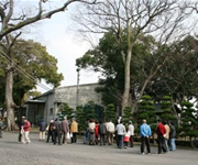 場内の見学（八幡の恩湧）