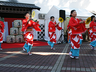 第18回 祝宴 金陵初しぼりの様子