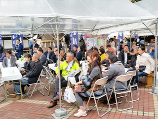 第19回 祝宴 金陵初しぼりの様子